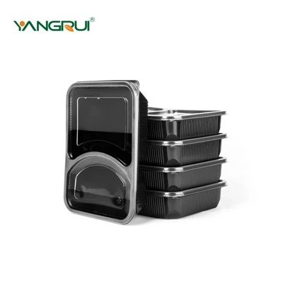 Schwarze, individuell gestaltete Meal-Prep-Behälter